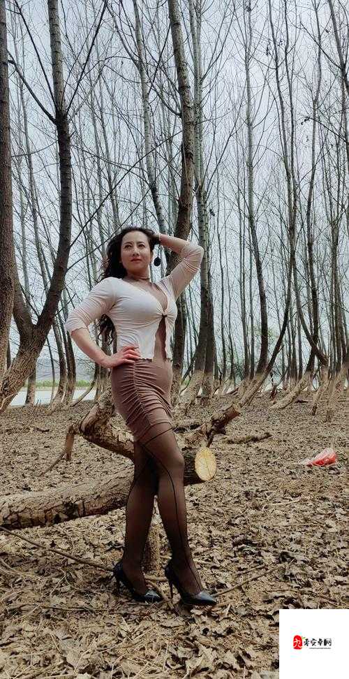 美妇岳的肉泬第13部分视频：热议背后折射的现代社会价值观冲突