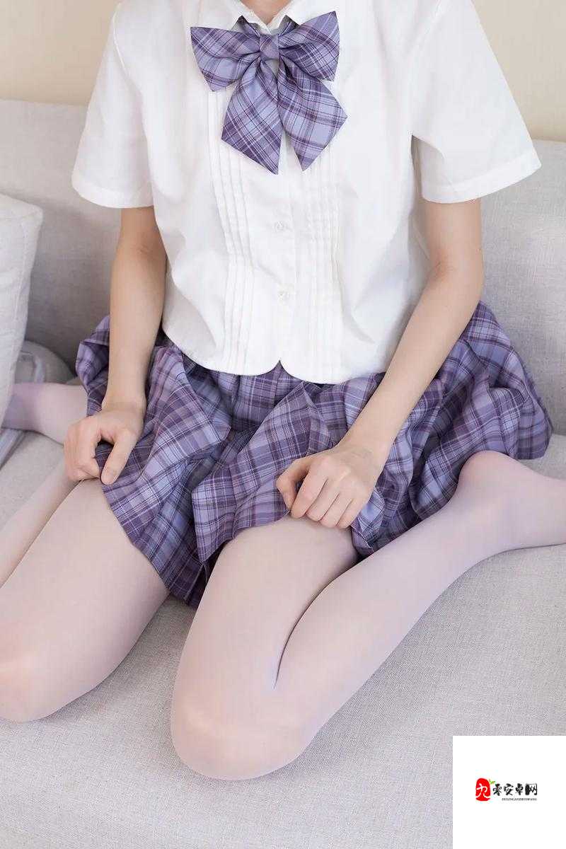 白丝JK美女❌❌视频爆火背后：Z世代如何用二次元表达自我